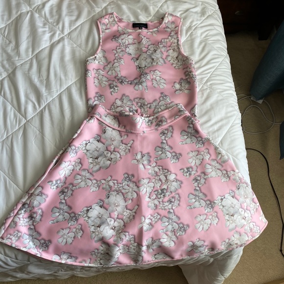 Matching Set - Picture 2 of 8